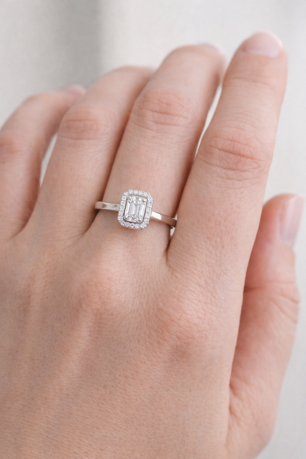 14 Ayar Altın - Beyaz Baget Yüzük