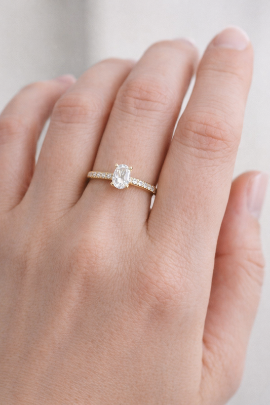 14 Ayar Altın -1.20ct Oval Yüzük